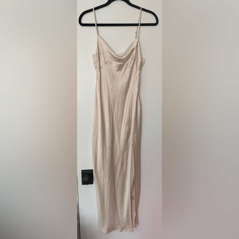 Petal & Pup Cheya Satin Midi Dress in Champagne - Size 4 NWT - Picture 4 of 6